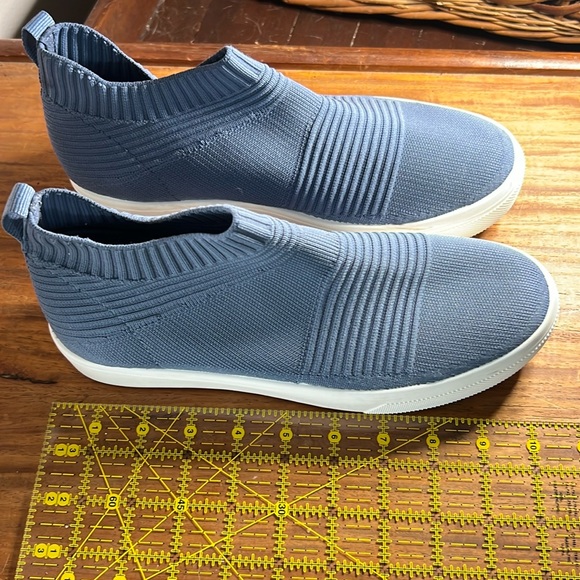 SKECHERS USA Street BLUE Like Socks Women's Sneaker. Shipped with USPS - Picture 1 of 4